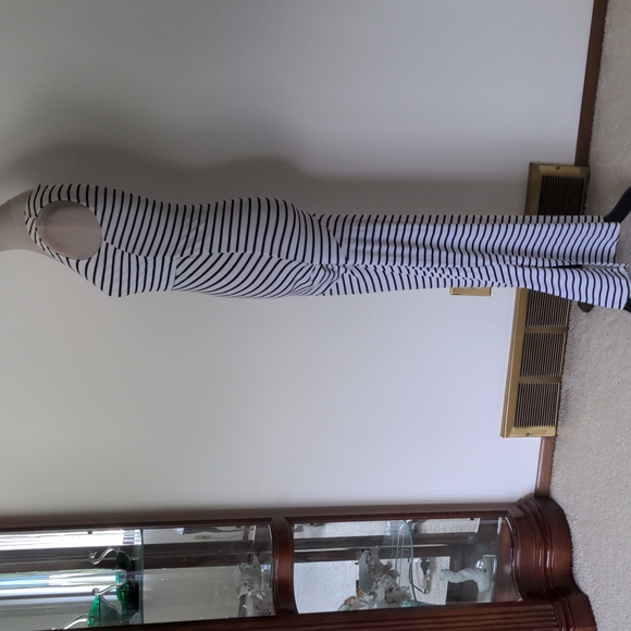 Dress - Picture 3 of 11